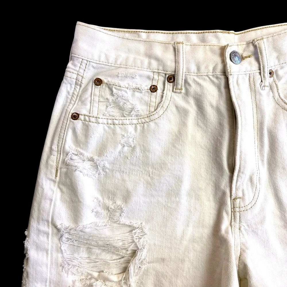 American‎ Eagle Size 6 White Distressed 90s Boyfriend Denim Shorts Cutoff